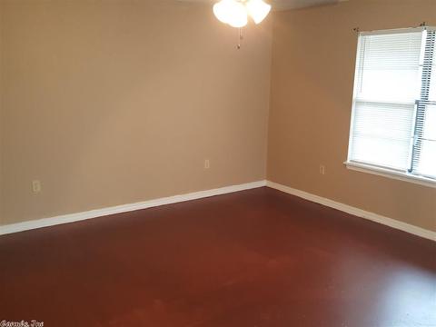 1310 Collier Dr, Conway, AR 72032 photo 3