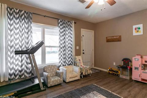 1120 Watkins St, Conway, AR 72034 photo 4