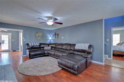17 Seven Point Ln, Cabot, AR 72023 photo 4