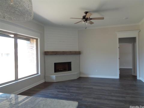 813 Dawsons Pointe Ave, Bryant, AR 72022 photo 2