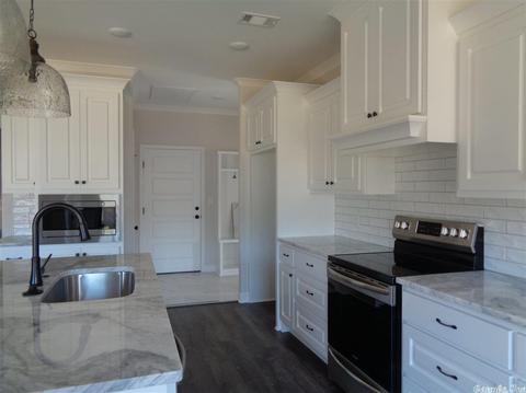 813 Dawsons Pointe Ave, Bryant, AR 72022 photo 3