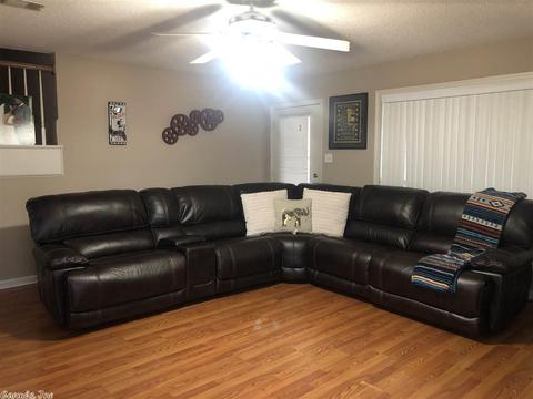 2104 Windsor Colony, Pine Bluff, AR 71603 photo 2