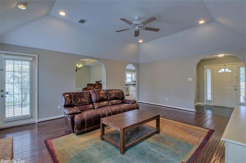 2400 Spring Creek Dr, Benton, AR 72015 photo 8