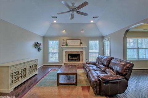 2400 Spring Creek Dr, Benton, AR 72015 photo 5