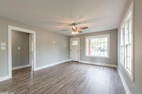 1417 Davis, Conway, AR 72034 photo 5