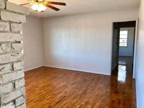 2 E Winthrop Dr, Morrilton, AR 72110 photo 6