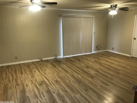 32 Nottingham Ln, Pine Bluff, AR 71603 photo 2