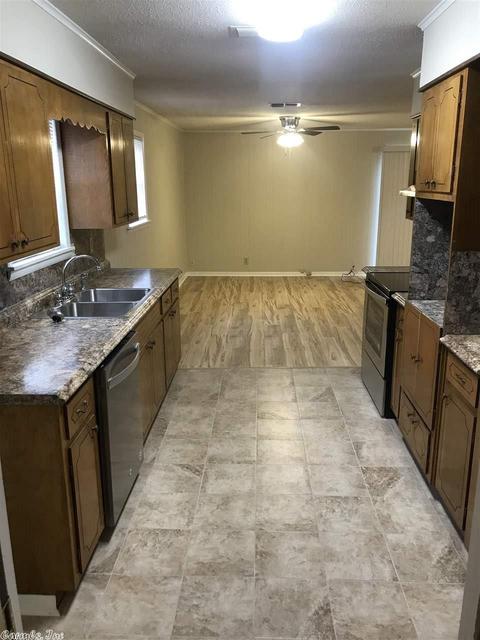 32 Nottingham Ln, Pine Bluff, AR 71603 photo 1