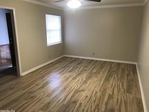32 Nottingham Ln, Pine Bluff, AR 71603 photo 4