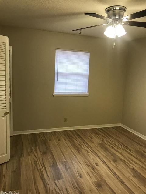 32 Nottingham Ln, Pine Bluff, AR 71603 photo 5