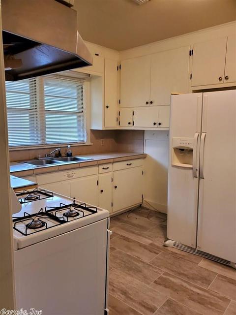 1307 W 33rd Ave, Pine Bluff, AR 71603 photo 3