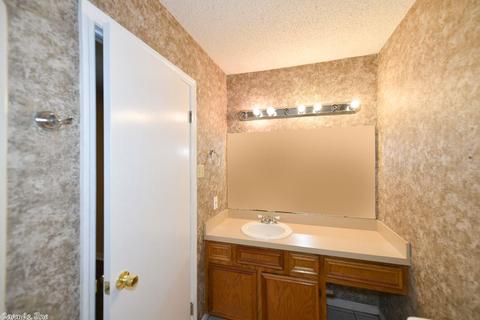 39 Oak Forest Loop, Maumelle, AR 72113 photo 13