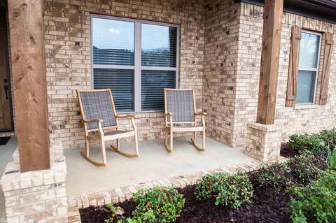 605 Creekside Cv, Bryant, AR 72022 photo 2