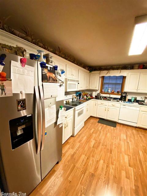 1353 Memory Ln, Clinton, AR 72031 photo 5