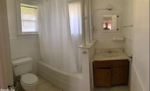 240 S 2nd St, Mammoth Spring, AR 72554 photo 17