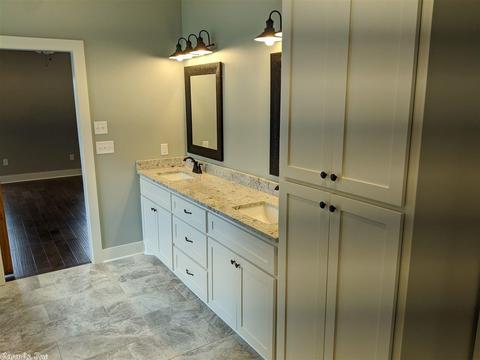 2036 King Cir, Conway, AR 72034 photo 9