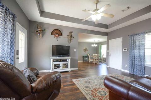 1402 Cedar Crest Dr, Benton, AR 72015 photo 3