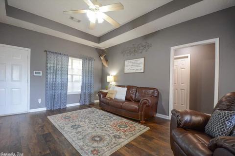 1402 Cedar Crest Dr, Benton, AR 72015 photo 2