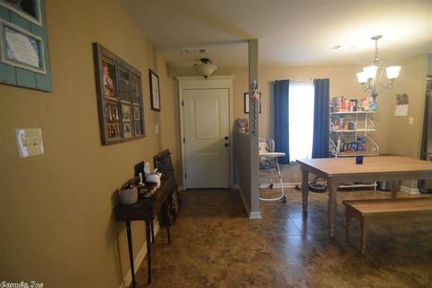 1203 Meadows Dr, Benton, AR 72019 photo 2