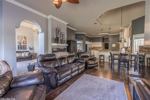 525 Windmill Cir, Conway, AR 72034 photo 4