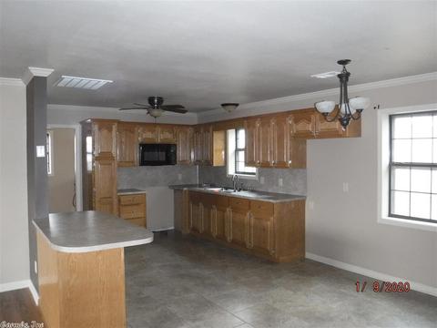 301 West Ave, Tuckerman, AR 72473 photo 4