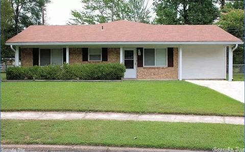2303 Diane Dr, Pine Bluff, AR 71603 photo 1