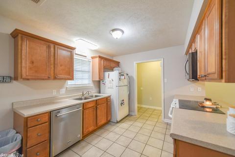 1665 Jackson Dr, Conway, AR 72032 photo 8