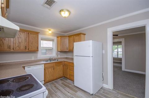 520 Mitchell St, Conway, AR 72032 photo 9