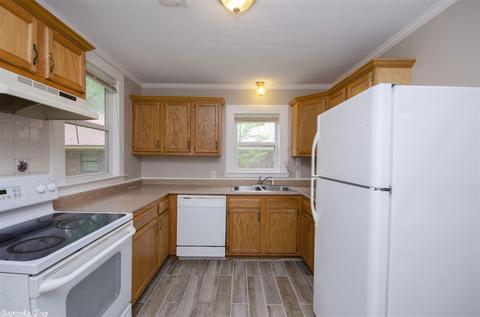 520 Mitchell St, Conway, AR 72032 photo 7