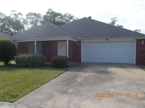 703 SE Second St, Bryant, AR 72022 photo 1