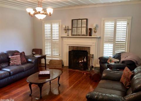509 N Myrtle St, Warren, AR 71671 photo 2