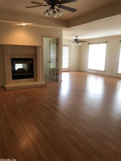 4460 Graham, Conway, AR 72034 photo 2