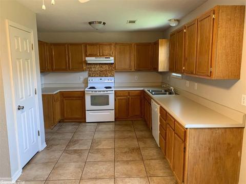 1022 Tori Dr, Beebe, AR 72012 photo 4