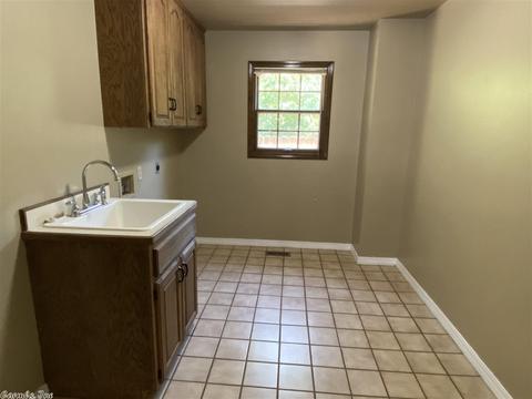 442 Bernard, Conway, AR 72032 photo 4