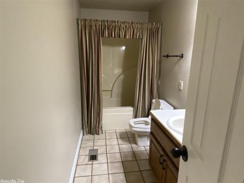 442 Bernard, Conway, AR 72032 photo 1