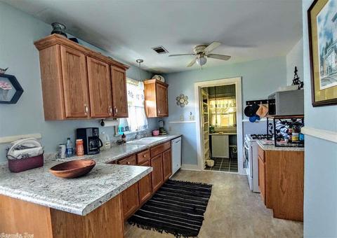 805 Spangle, Benton, AR 72015 photo 4