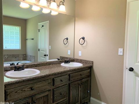 516 St Charles Ct, Haskell, AR 72015 photo 15
