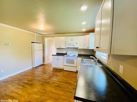 115 N Vine, Mountain View, AR 72560 photo 6