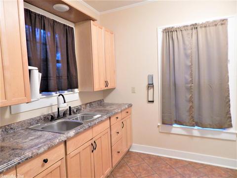 308 N West St, Morrilton, AR 72110 photo 8