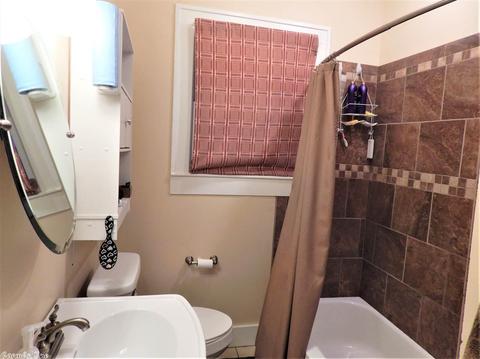 308 N West St, Morrilton, AR 72110 photo 9