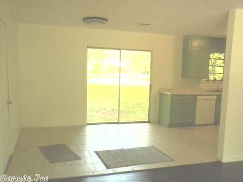 412 Hereford St, Conway, AR 72032 photo 4