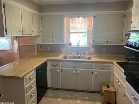 4606 Thompson, Pine Bluff, AR 71603 photo 6