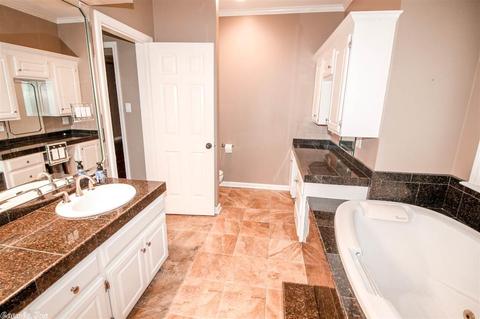 6702 Village Dr, Pine Bluff, AR 71603 photo 22