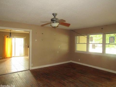 304 E Locust St, Cabot, AR 72023 photo 3