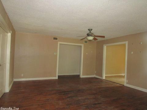 304 E Locust St, Cabot, AR 72023 photo 2