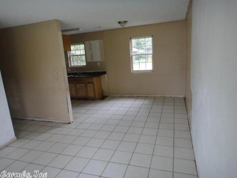 705 E Bayne Ave, Brinkley, AR 72021 photo 8