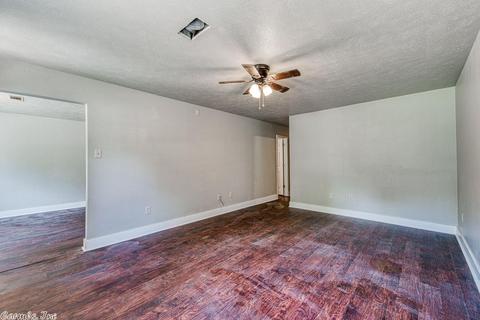 1822 Simms, Conway, AR 72034 photo 6
