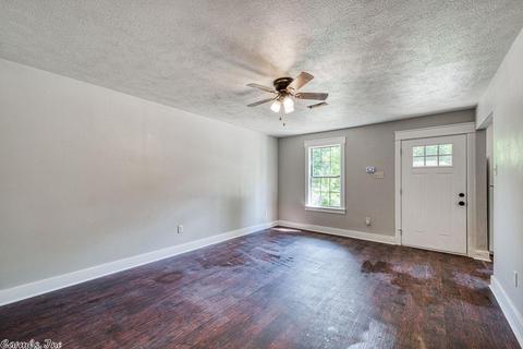 1822 Simms, Conway, AR 72034 photo 4