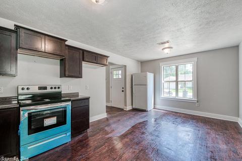 1822 Simms, Conway, AR 72034 photo 7