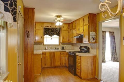 13 Marshall Dr, Searcy, AR 72143 photo 5